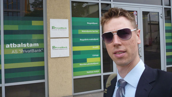 Der Autor in Riga, Lettland, an der AS Privatbank.