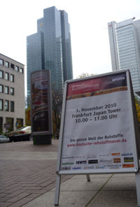 Aufsteller bei der Rohstoffmesse Frankfurt