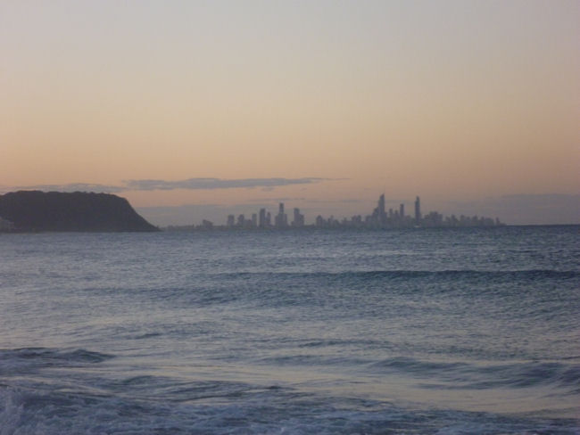 Blick von der Gold Coast nach Brisbane