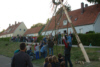 Mai | Maibaum wird aufgestellt