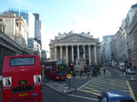 Londoner Börse mit London-Bus
